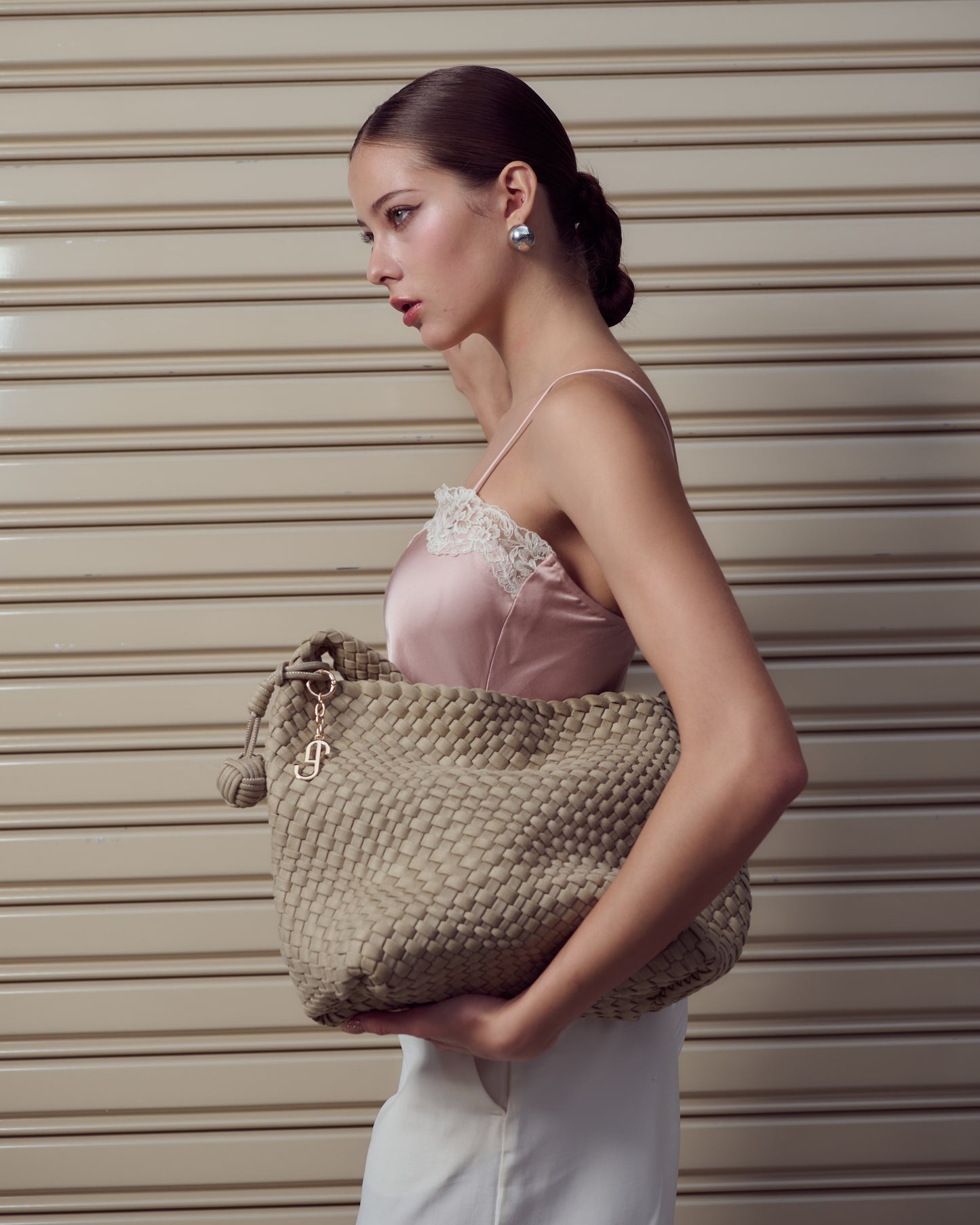 POPPY SUEDE SHOULDER BAG - TAUPE