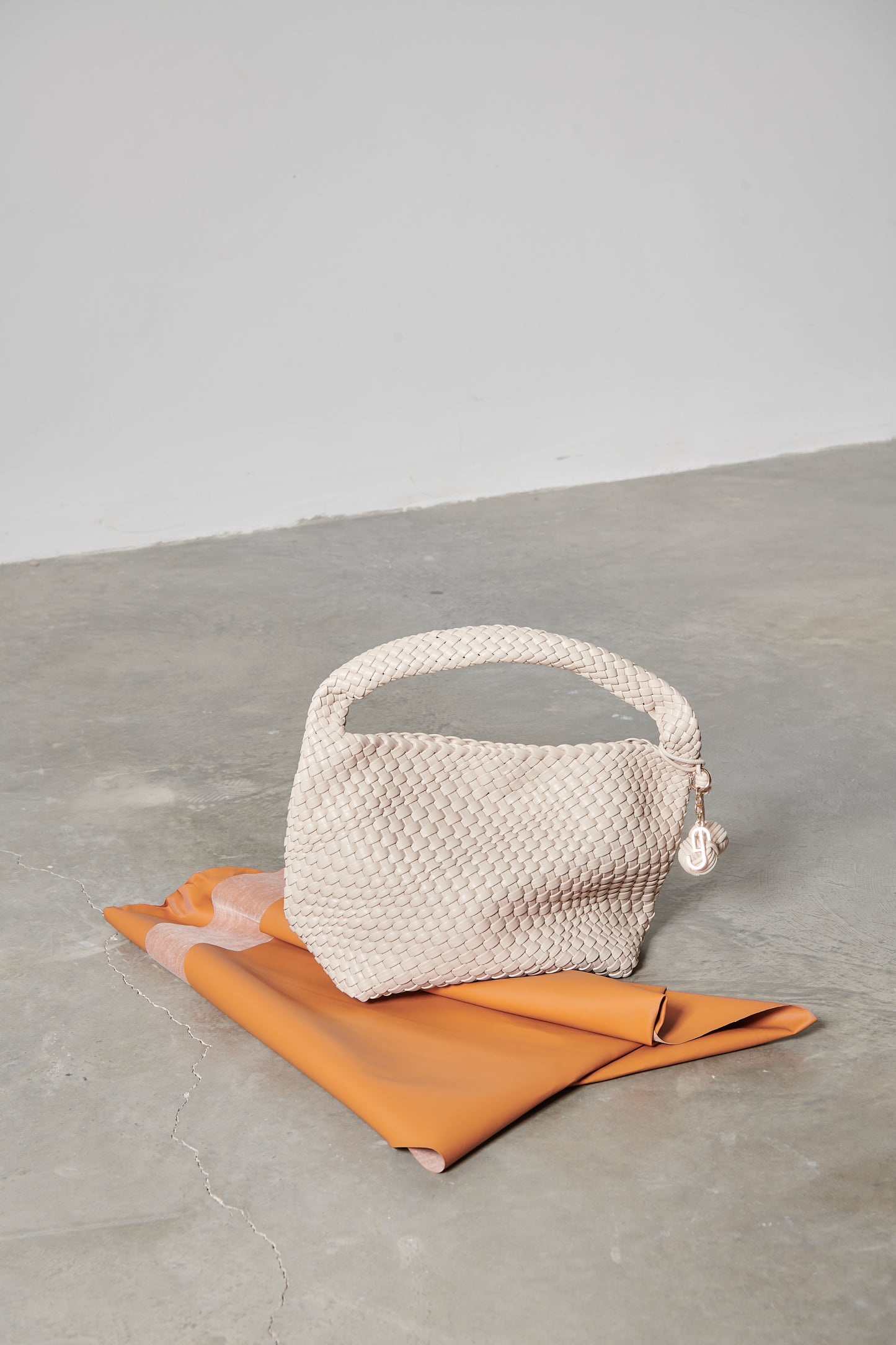 POPPY SHOULDER BAG - BEIGE