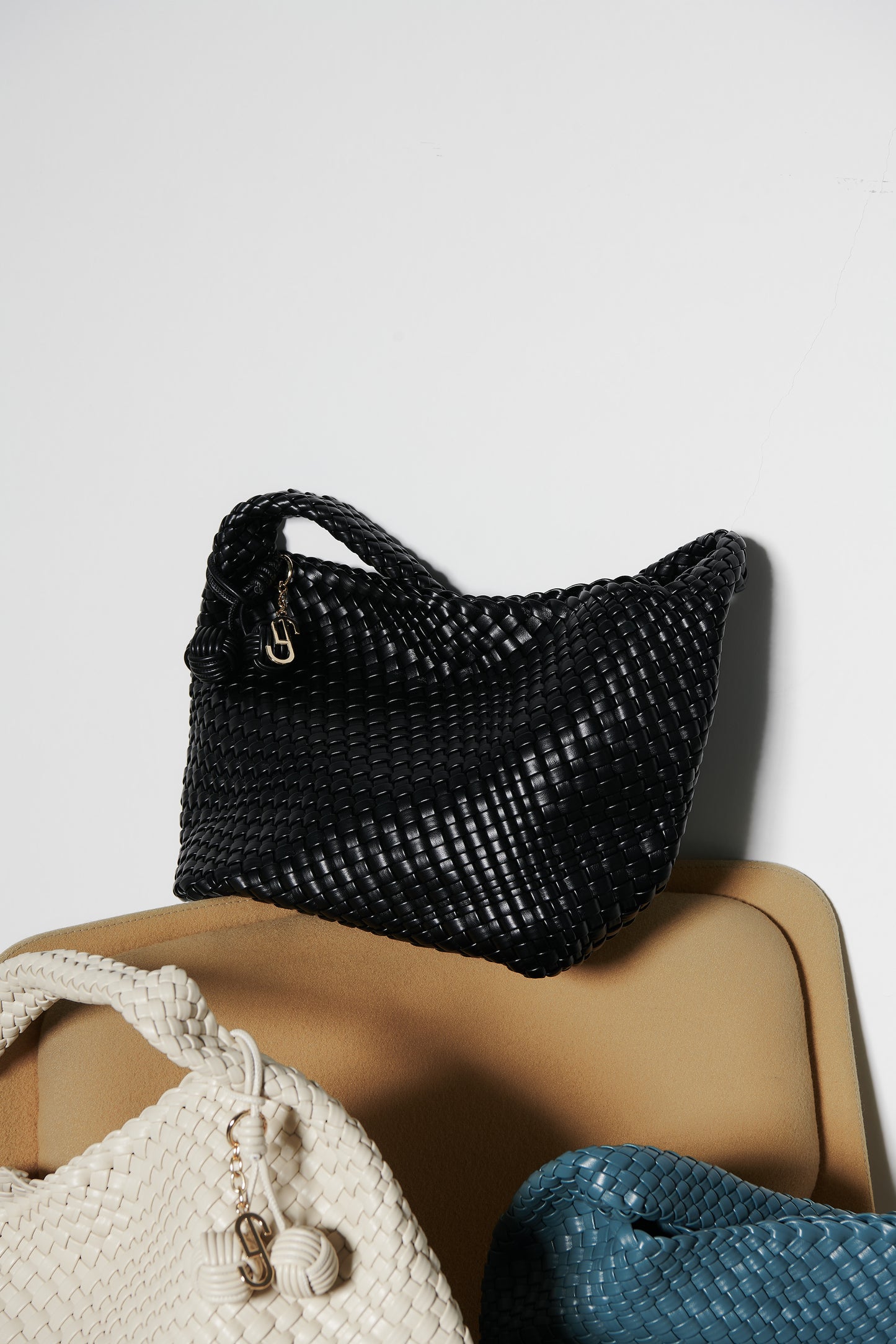 POPPY SHOULDER BAG - BLACK